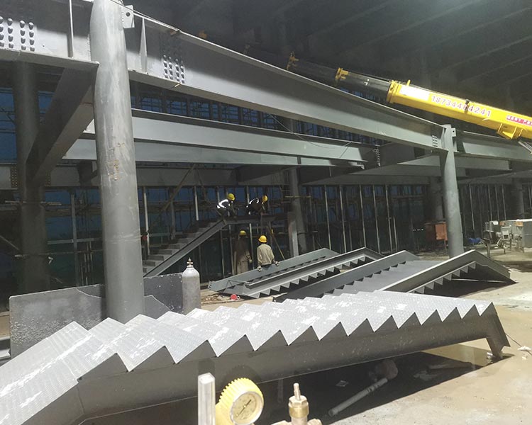 泰立鋼結(jié)構(gòu)公司淺談鋼結(jié)構(gòu)施工中防止高空落物的方法？